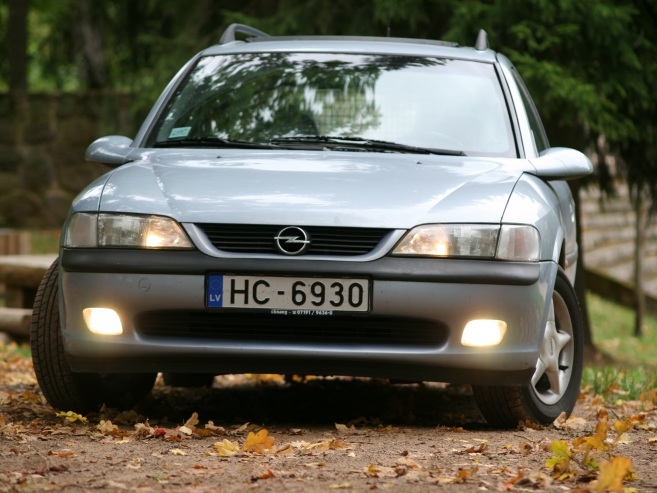 Opel Vectra Caravan, 1998