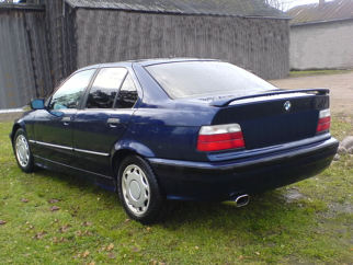 BMW  , 1992