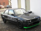 BMW 118 IS melnais divdurnieks, 1989