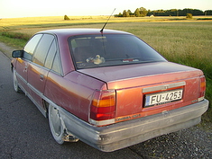 Opel Omega Sarkanais, 1989