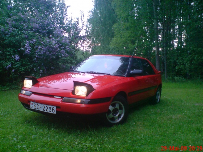 Mazda 323 F, 1990