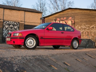 BMW Maziņā - sarkanā , 1995