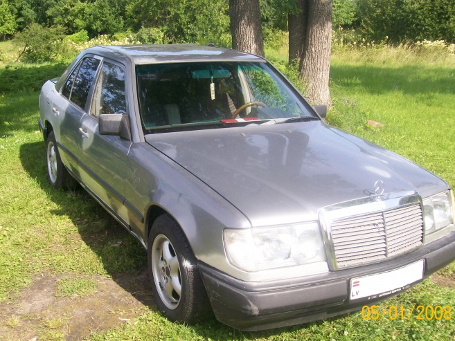 Mercedes-Benz 260 , 1986