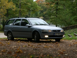 Opel Caravan , 1998