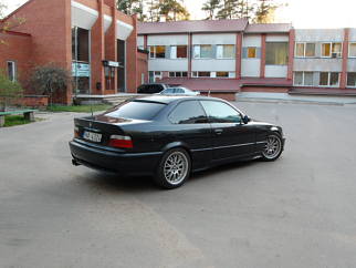 BMW  , 1993