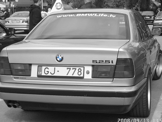 BMW  , 1990