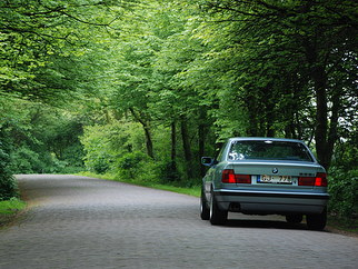 BMW  , 1990