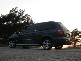 Chrysler Town and Country , 2001