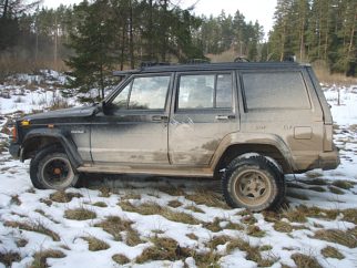 Jeep melnais nezvērs , 1995