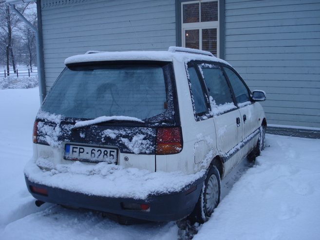 Mitsubishi Space Runner Kosmoss, 1993