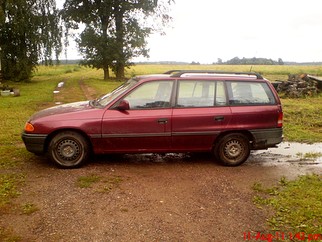 Opel Caravan , 1993