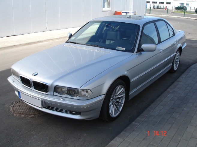 BMW 730 sudraba bulta, 2000