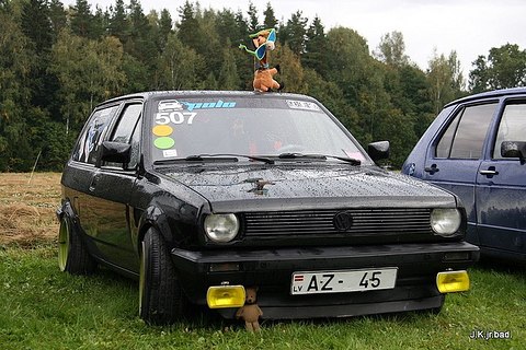 VW Polo katafalk 86c, atkal krāsojam