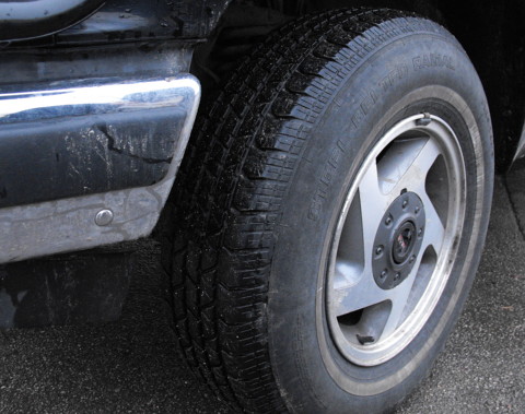 Ford XLT 4x4 V6, jaunas asinis