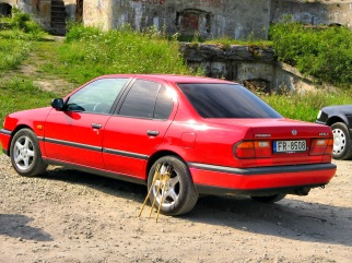 Nissan Primera , 1993