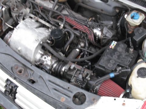 Peugeot 205 GTI, sajuga un karbas maina